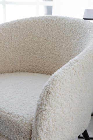 Fluffy Lounge Chair - Vita / svarta bencc